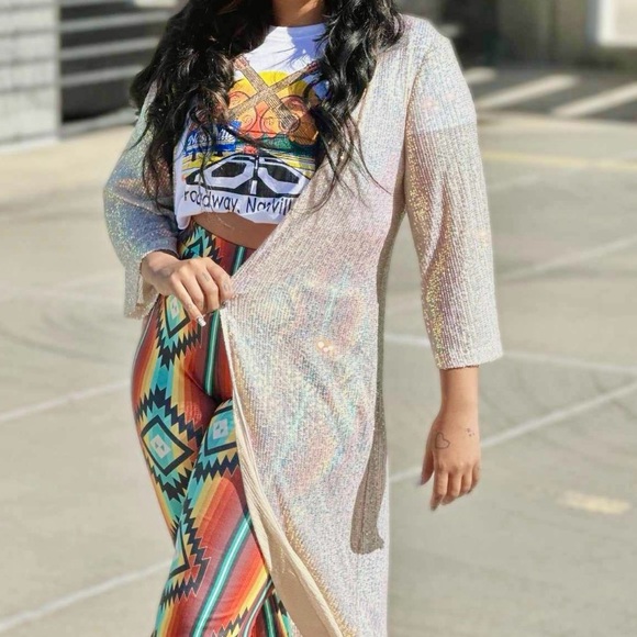 Sequin Iridescent Champagne Duster With Belle Sleeves - Picture 3 of 9